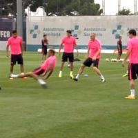 Bóng đá - Alves định "triệt hạ" Mascherano trên sân tập