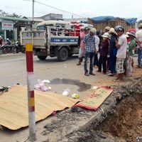 Tin tức trong ngày - Về gần đến nhà, hai mẹ con bị xe tải cán chết