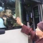 Tiếp tục đưa 12 trẻ, người già chùa Bồ Đề về nơi ở mới