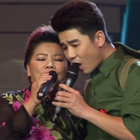 Mẹ con NS Thanh Hoa gây tranh cãi khi hát trên truyền hình