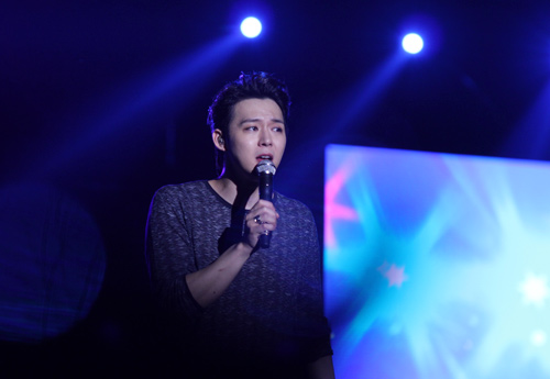 Yoochun nói tiếng Việt "chuẩn", diễn sung dưới mưa cùng JYJ - 11