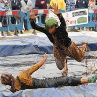 Thể thao - Xem giải vô địch đấu vật thế giới "siêu kì dị" ở Anh