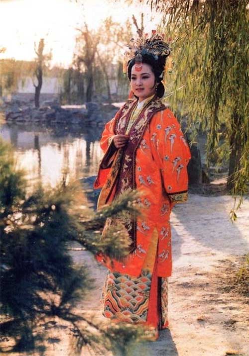 18 bóng hồng "gây thương nhớ" trong Hồng Lâu Mộng - 16