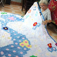 Tin tức trong ngày - Nữ cựu binh kết chăn tặng chiến sĩ Trường Sa