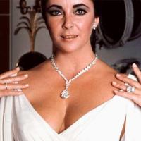 Tài chính - Bất động sản - 9 viên kim cương mang "lời nguyền thế kỷ"