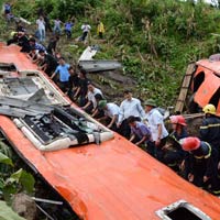 Tai nạn xe khách: Thủ tướng chia buồn với gia đình nạn nhân