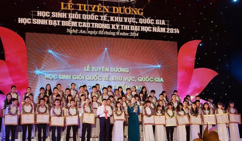 99 học sinh xứ Nghệ đạt giải quốc tế, quốc gia, thủ khoa ĐH - 1