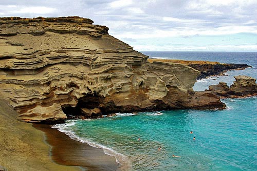 Bãi biển cát xanh lạ kỳ ở Hawaii - 8