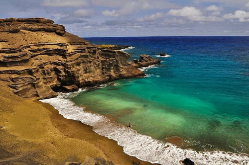 Bãi biển cát xanh lạ kỳ ở Hawaii - 7