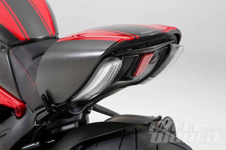 Ducati Diavel 2015: Niềm khao khát của dân mê tốc độ - 27