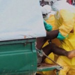 Sức khỏe đời sống - Bệnh nhân Ebola xin ăn khiến cả khu chợ náo loạn