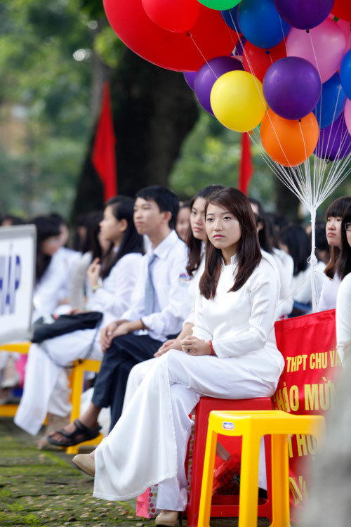 Nữ sinh Hà Nội rạng rỡ ngày tựu trường - 9