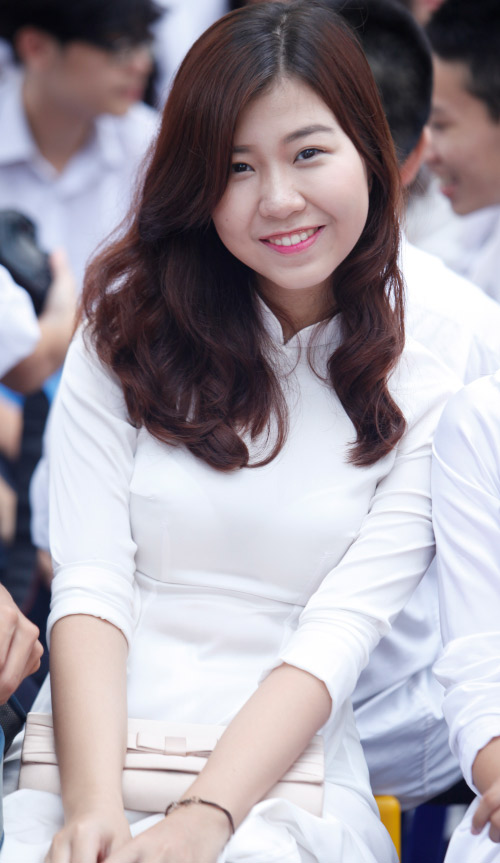Nữ sinh Hà Nội rạng rỡ ngày tựu trường - 18