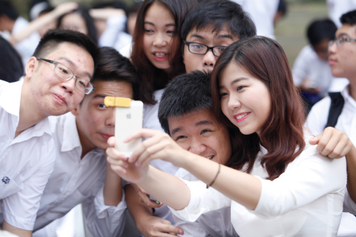 Nữ sinh Hà Nội rạng rỡ ngày tựu trường - 16