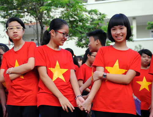 Lễ khai giảng đỏ rực sắc cờ ở trường Lương Thế Vinh - 9