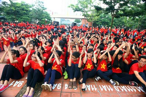 Lễ khai giảng đỏ rực sắc cờ ở trường Lương Thế Vinh - 12