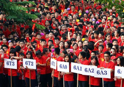 Lễ khai giảng đỏ rực sắc cờ ở trường Lương Thế Vinh - 6