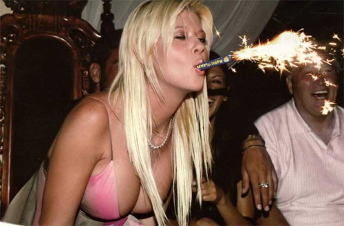 Người mẫu "quậy tới bến" khi say xỉn - 3