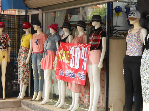 Tránh bẫy lừa mang tên “Thanh lý toàn bộ cửa hàng” - 2