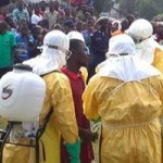 Tin tức trong ngày - Bệnh nhân Ebola trốn viện tìm đồ ăn, cả chợ khiếp vía