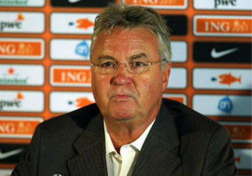 Thua dễ Italia, Hiddink chê hàng thủ Hà Lan “ngây thơ” - 2