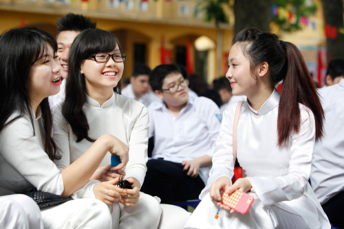 Nữ sinh Hà Nội rạng rỡ ngày tựu trường - 17