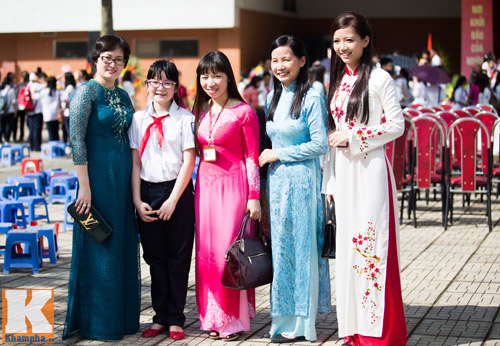 Nữ sinh Hà Nội rạng rỡ ngày tựu trường - 6