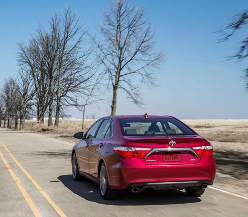 Toyota Camry 2015 chính thức có giá bán - 10