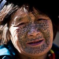 Phi thường - kỳ quặc - Những người phụ nữ còn lại của "bộ tộc xăm mặt"