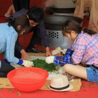 Tin tức trong ngày - Phụ nữ Hàn Quốc thi nhau “gãy tay” dịp Trung thu