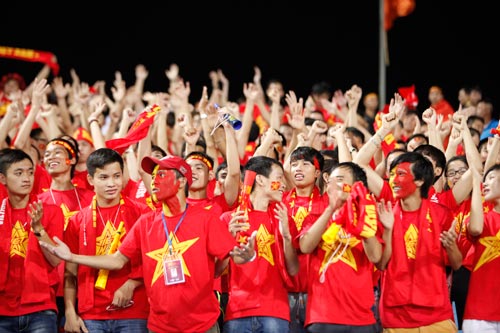 Người hâm mộ bùng nổ cảm xúc với ''Messi Việt Nam'' - 1