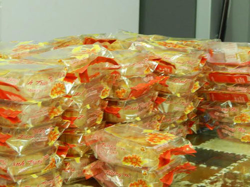 Nữ sinh làm 200 bánh trung thu tặng trẻ nhỏ vùng cao - 8