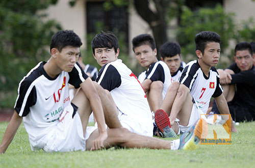 U19 Việt Nam tập dứt điểm để đối đầu U19 Nhật - 8