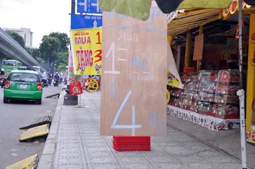 Hạ giá “khủng”, bánh Trung thu vẫn ế - 5