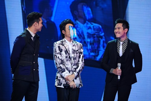 Hoài Linh bất ngờ nhận con nuôi là nữ - 13