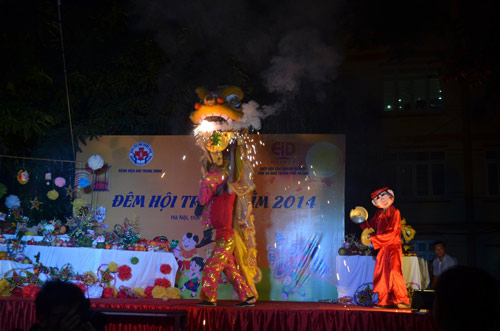 Chùm ảnh: Những em bé đón Trung thu trong bệnh viện - 3