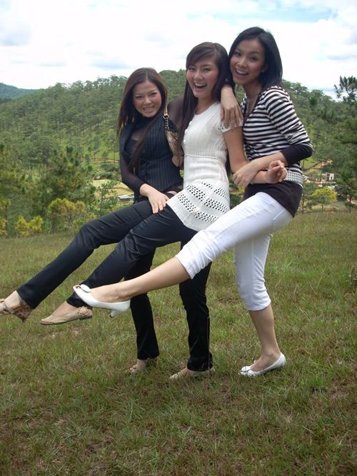 Những Hoa hậu Việt không ngại "xấu" trên phim - 8