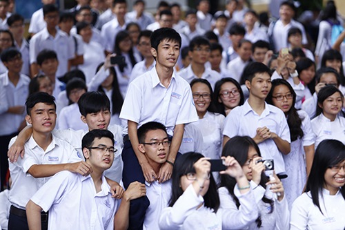 Sơn Tùng M-TP khiến fan nam cũng "phát cuồng" - 3