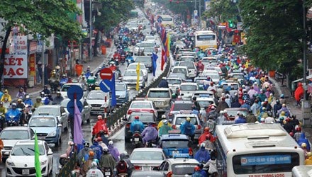 “Ác mộng giao thông” ở Hà Nội lên báo Nhật - 1