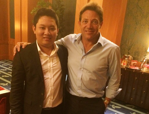 8X Việt đưa “Sói già phố Wall” về Việt Nam - 2