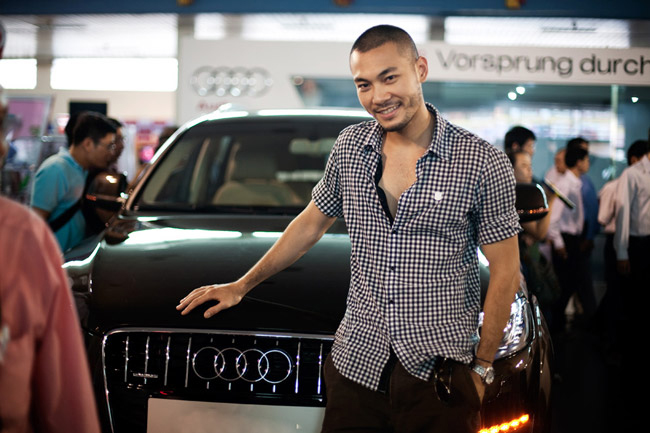 Từ nhiều năm nay trong giới mẫu Hà thành, Doãn Tuấn là một trong số ít các 'tay chơi' dám sở hữu những dòng xe hơi đắt tiền như BMW, Audi...
