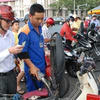 Tin tức trong ngày - Giá xăng giảm... 30 đồng/lít từ 18h ngày 9/9