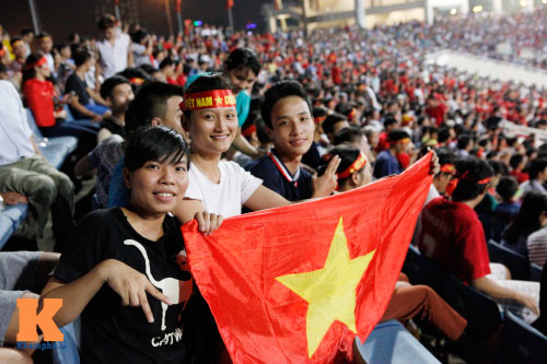 U19 Việt Nam không thắng, người hâm mộ vẫn say đắm - 1