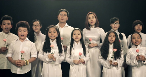 Xúc động xem học trò Giang - Hồ hát về mẹ - 1