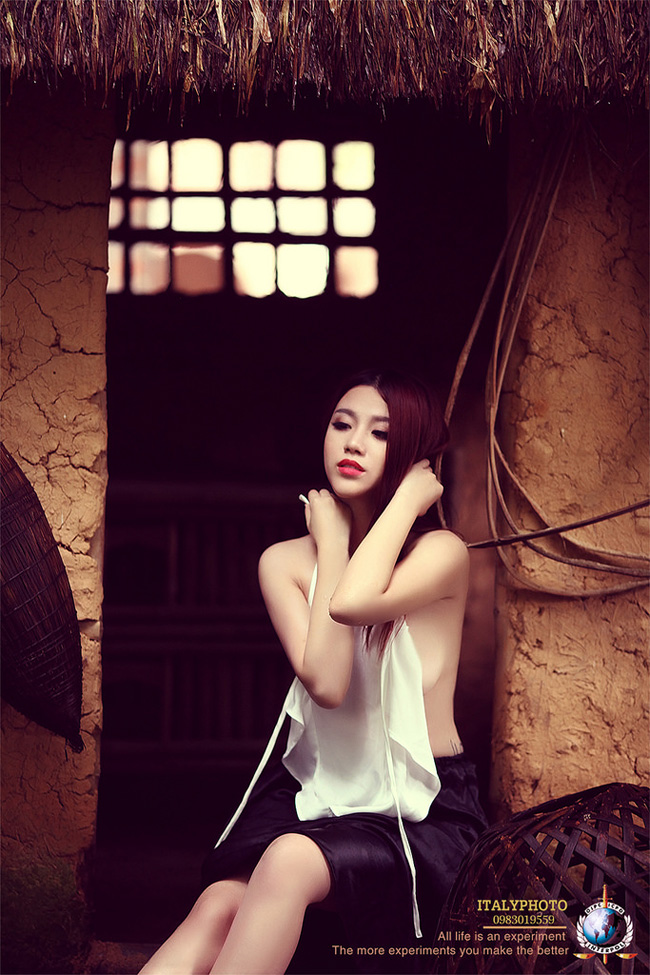 Linh Miu từng được biết đến khi tham gia làm người mẫu đại diện cho một thương hiệu game nổi tiếng
