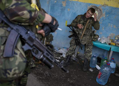 Ukraine: Lính Nga rút gần hết khỏi miền đông - 1