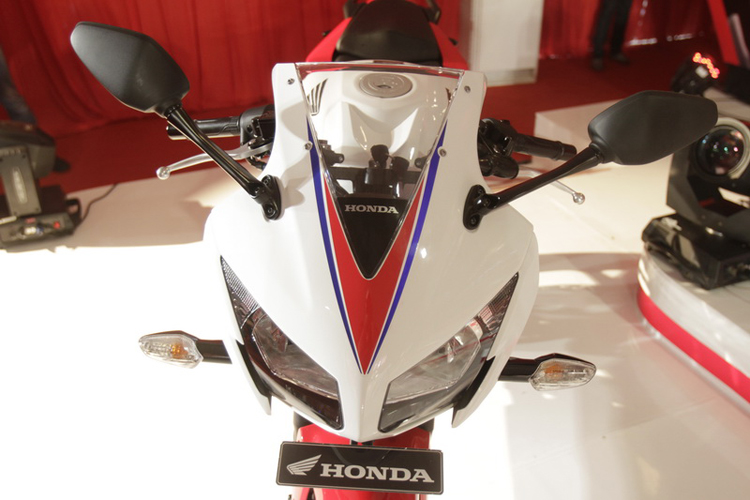 Ngắm chiếc Honda CBR150R giá rẻ mới - 20