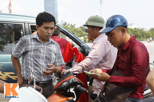 Chóng mặt vì vé, giá trông xe ăn theo U19 VN ở Mỹ Đình - 5