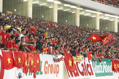Mỹ Đình “đỏ rực” tiếp lửa cho U19 Việt Nam - 14
