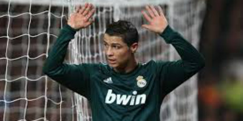 MU dụ Ronaldo bằng lương khủng nhất CLB - 1